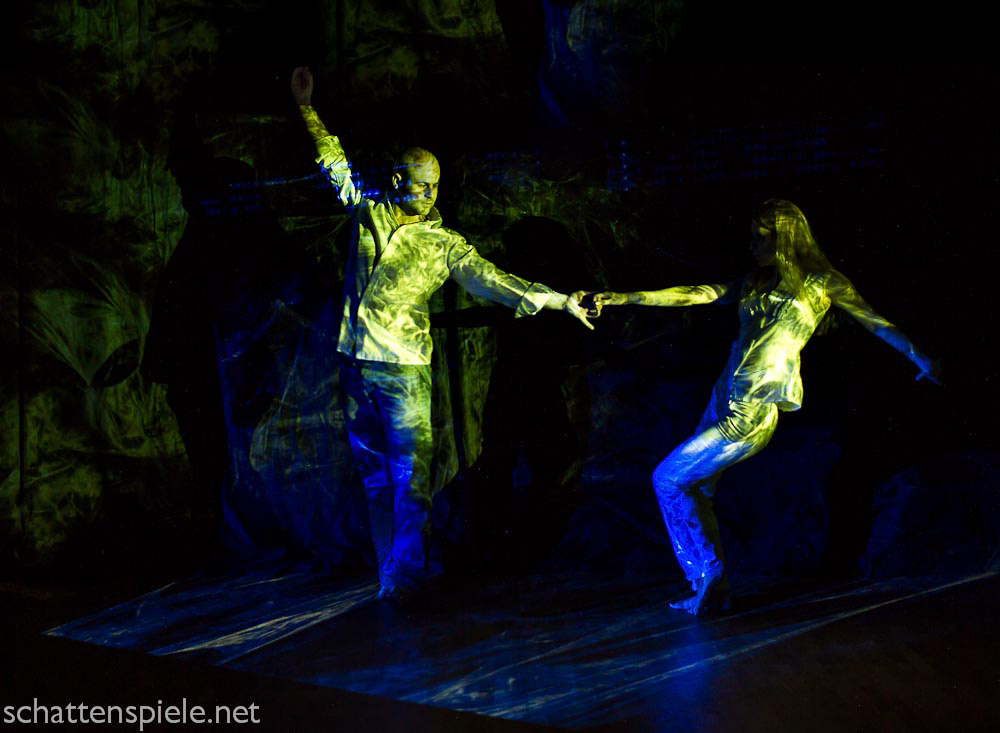 projection-on-dancers-img_5862-bearbeitet.jpg